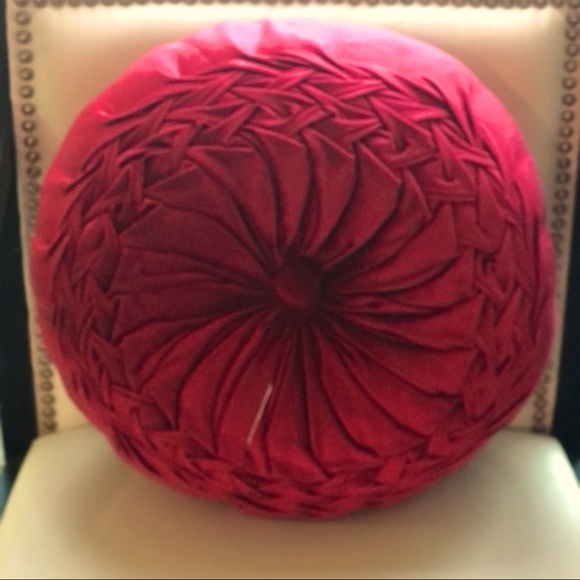 RED VELVET PLEATED THROW PILLOW - Picture 3 of 7